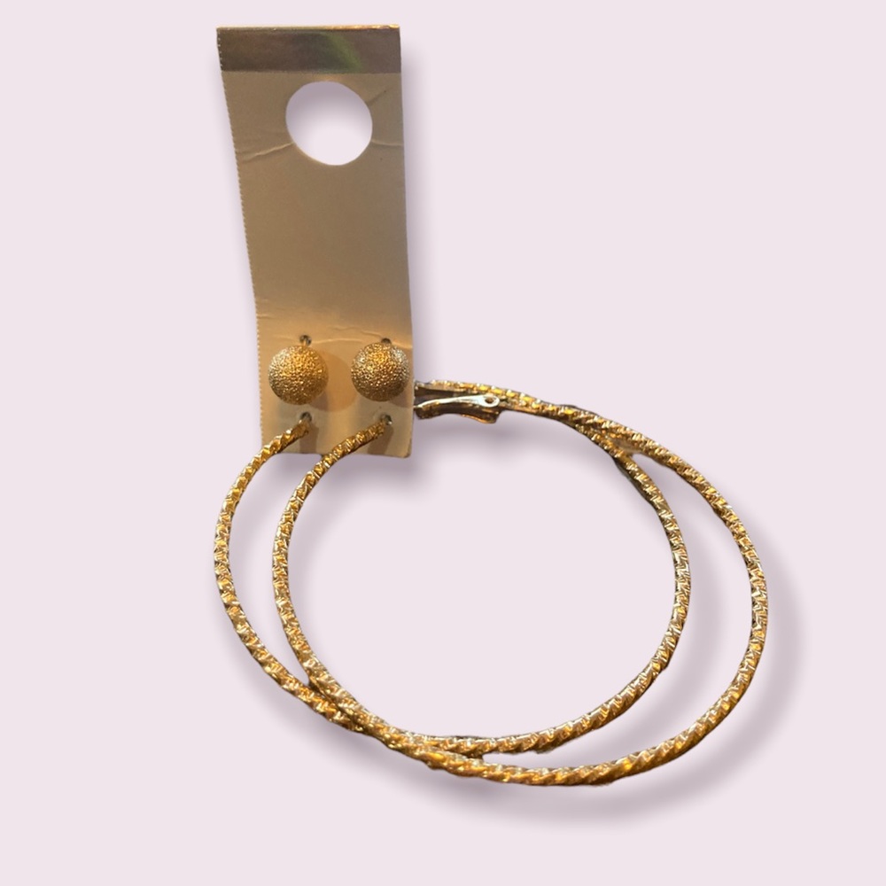 2 Pairs of Earrings